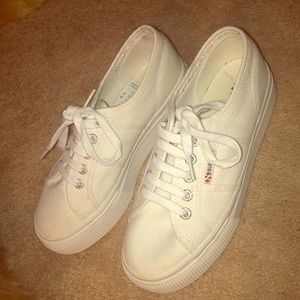 white low top superga